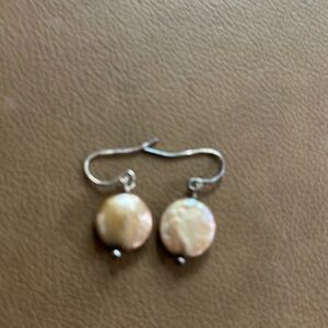 Gold freshwater pearl earrings